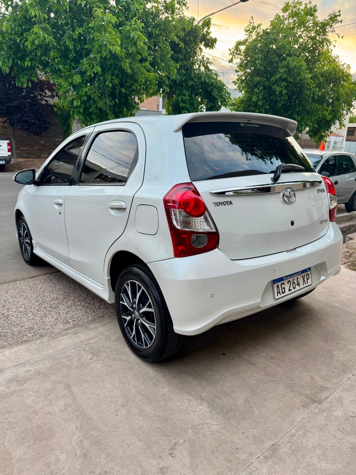 Toyota Etios 1.5 5ptas XLS 6MT (L18) foto 3